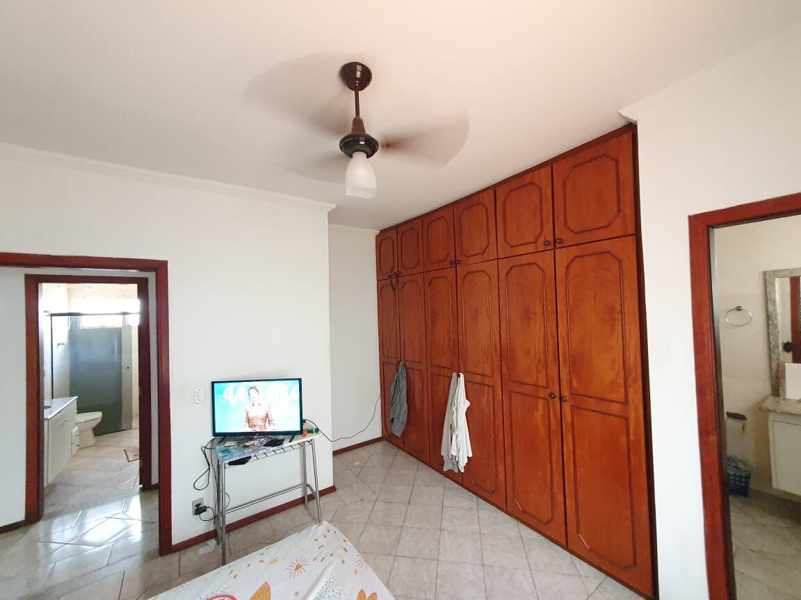 Casa para alugar com 3 quartos, 209m² - Foto 5