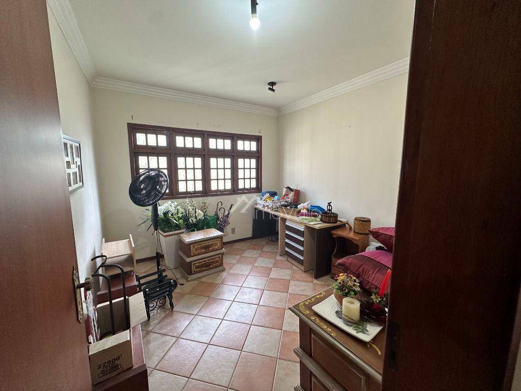 Casa de Condomínio à venda e aluguel com 4 quartos, 220m² - Foto 4