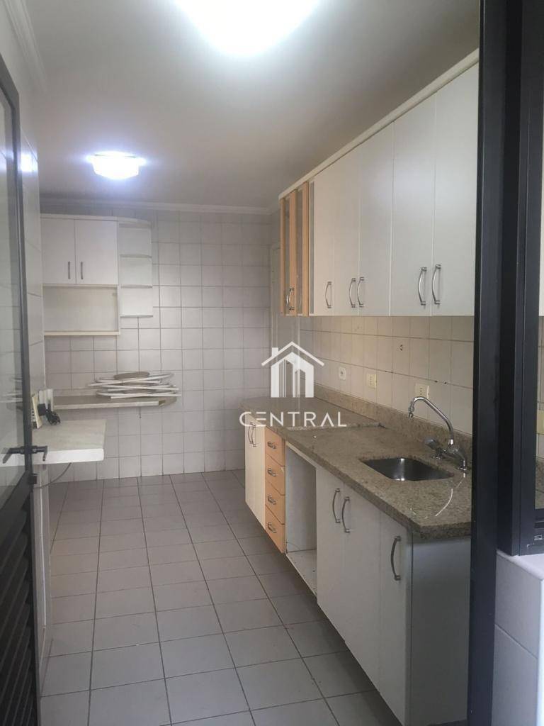 Apartamento para alugar com 3 quartos, 110m² - Foto 2