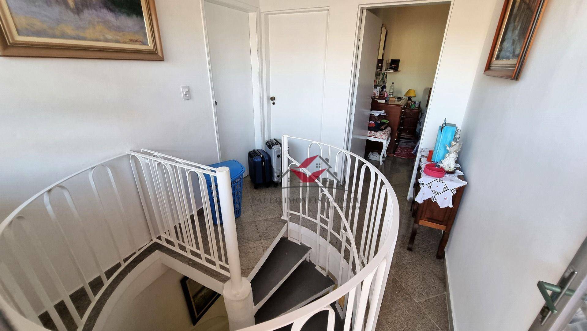 Casa à venda com 8 quartos, 300m² - Foto 24