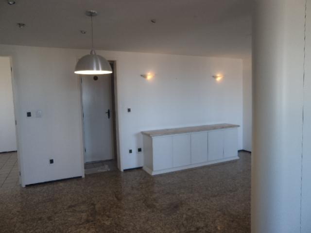 Apartamento à venda com 5 quartos, 270m² - Foto 4