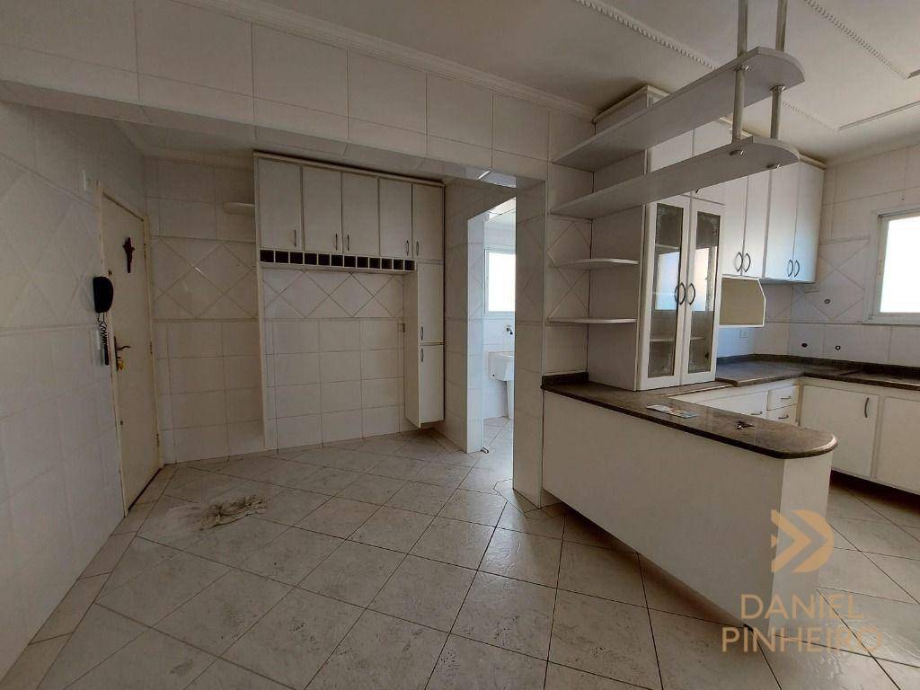 Apartamento à venda com 3 quartos, 117m² - Foto 19