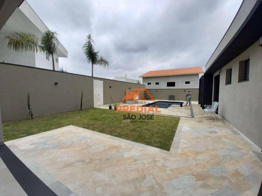 Casa de Condomínio à venda com 4 quartos, 400m² - Foto 26