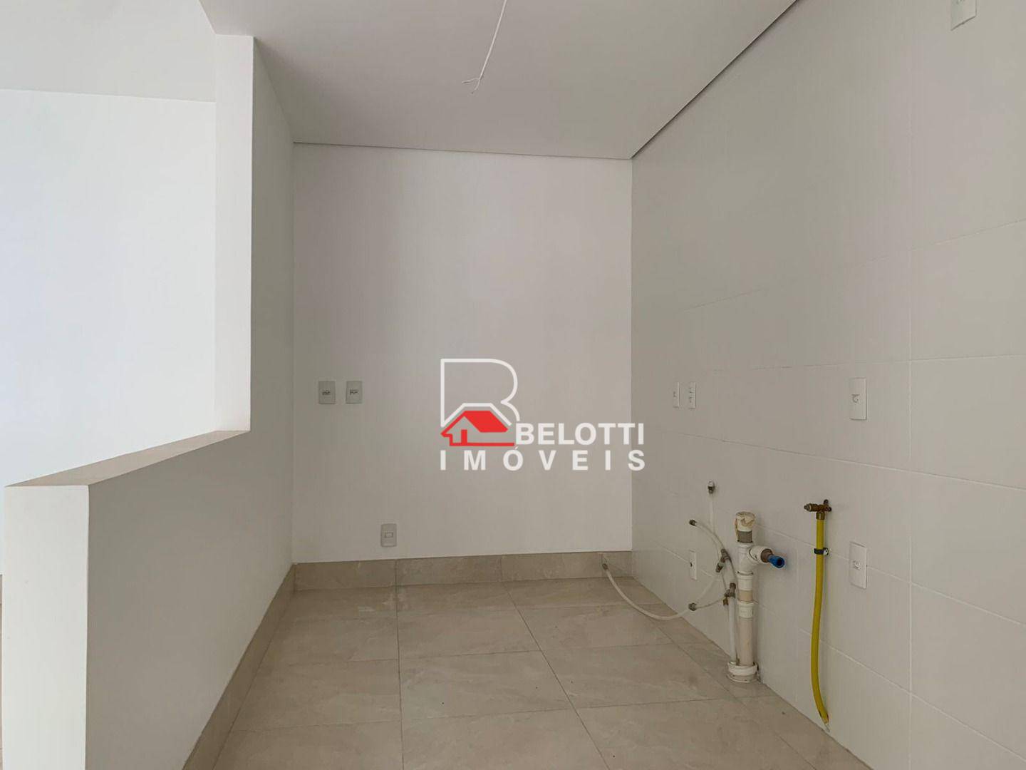 Apartamento à venda com 3 quartos, 118m² - Foto 3