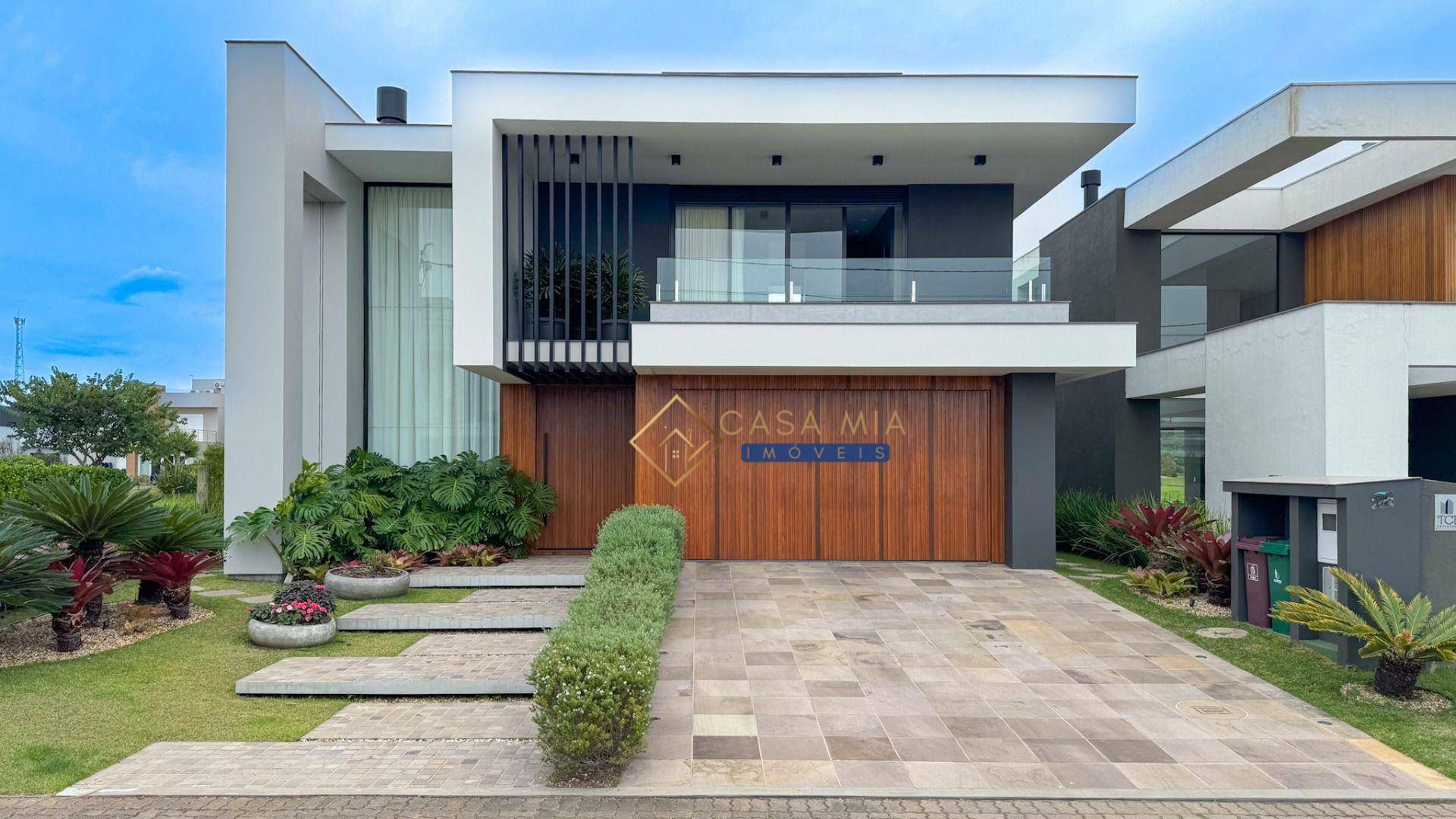 Casa de Condomínio à venda com 4 quartos, 370m² - Foto 1