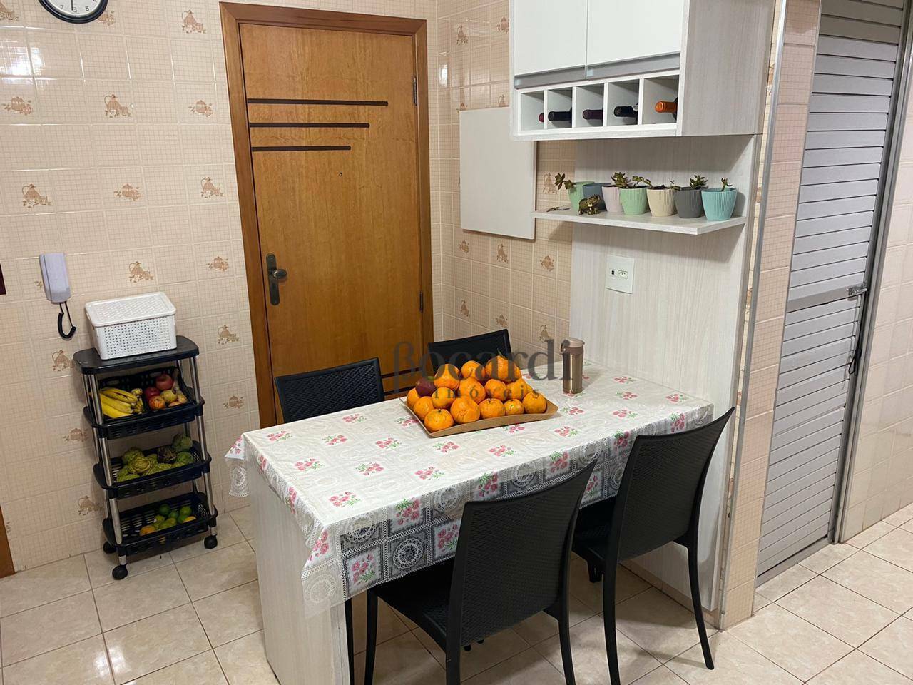 Apartamento à venda com 2 quartos, 100m² - Foto 9