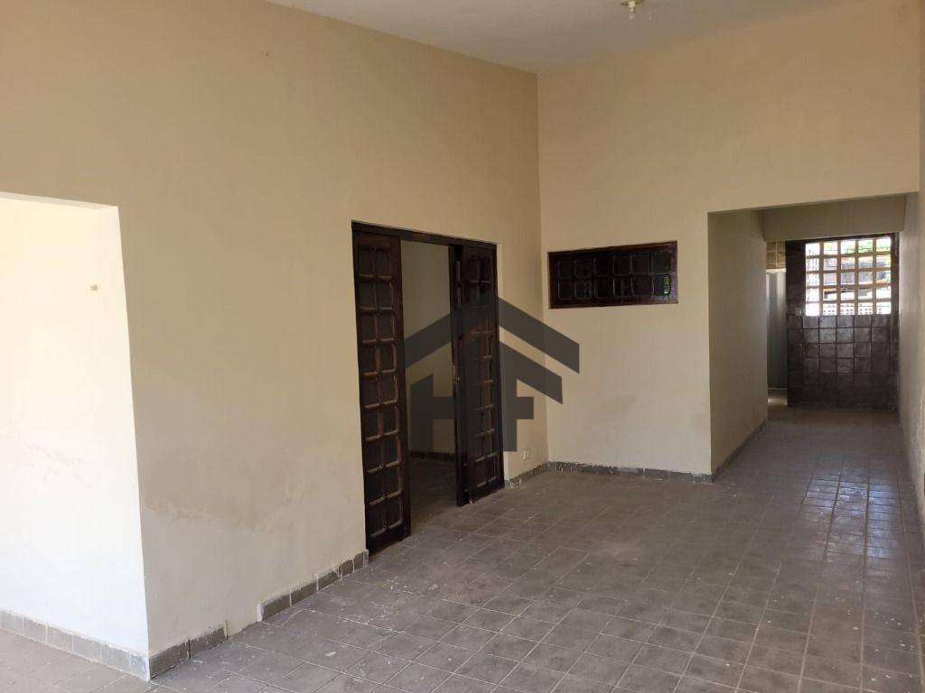 Casa à venda com 3 quartos, 190m² - Foto 4