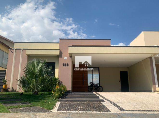 Casa de Condomínio à venda com 3 quartos, 225m² - Foto 1