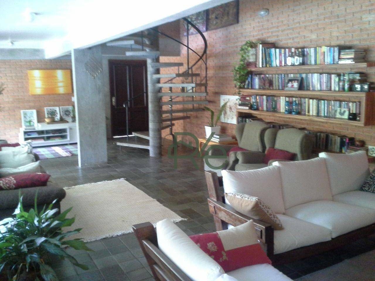 Casa de Condomínio à venda com 4 quartos, 430m² - Foto 3