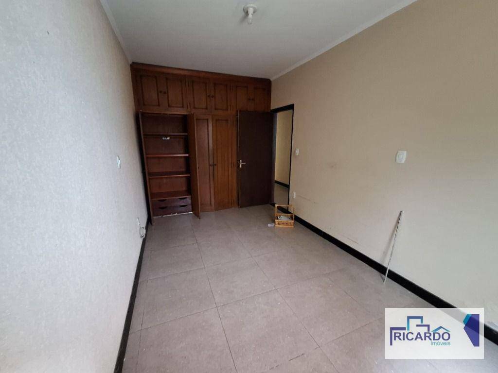 Casa à venda com 4 quartos, 300m² - Foto 25