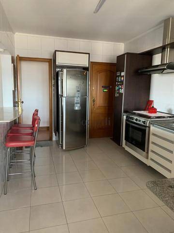 Apartamento para alugar com 3 quartos, 120m² - Foto 4