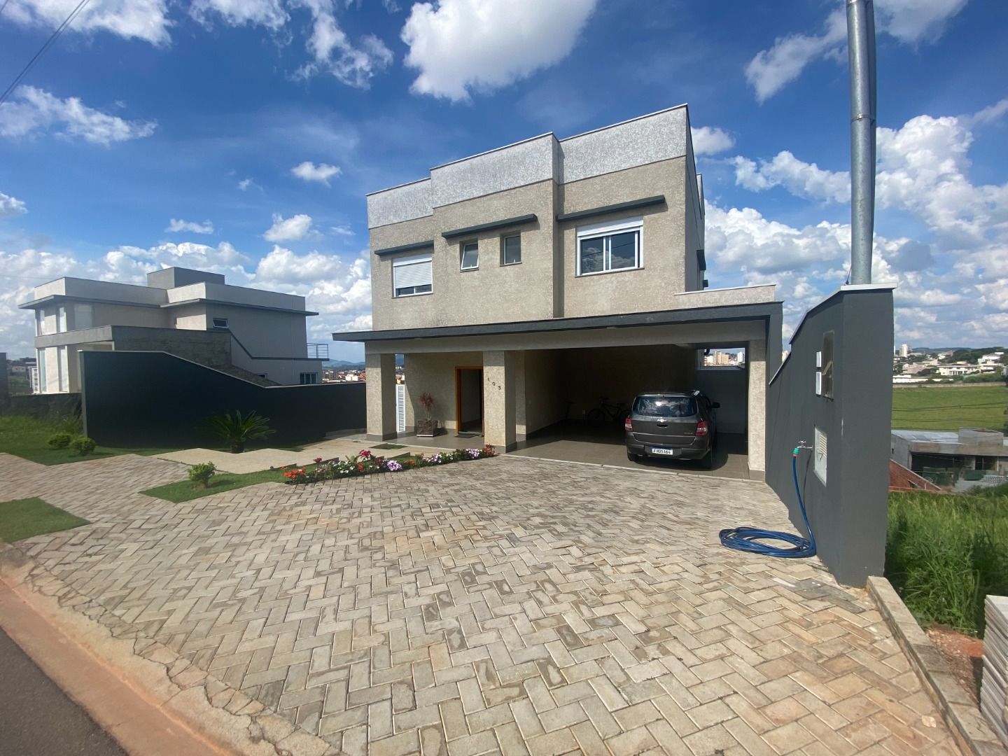 Casa de Condomínio à venda com 4 quartos, 310m² - Foto 3