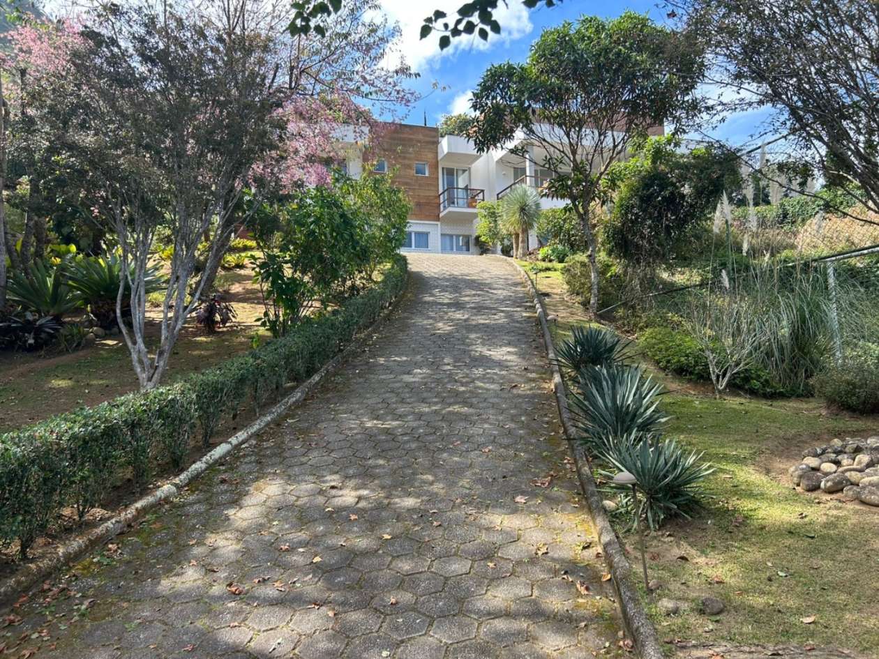 Casa de Condomínio à venda com 5 quartos, 560m² - Foto 2