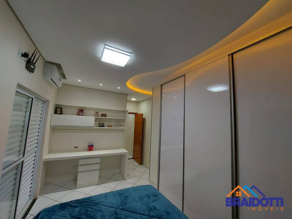 Casa à venda com 3 quartos, 204m² - Foto 15