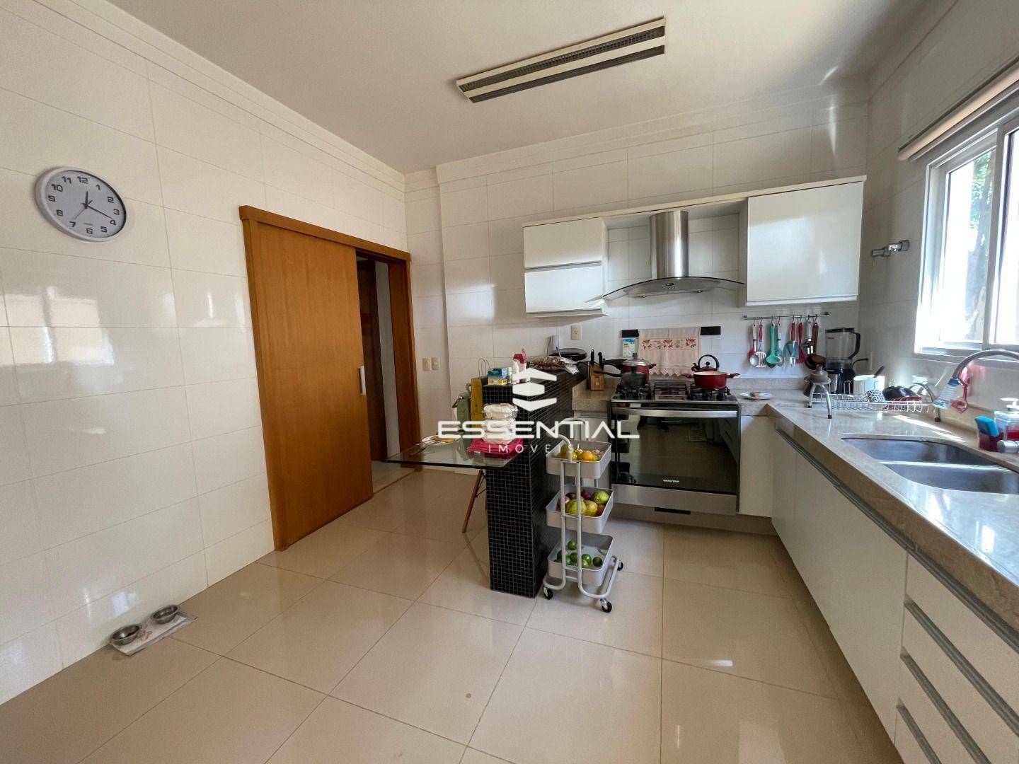 Sobrado à venda e aluguel com 4 quartos, 350m² - Foto 52
