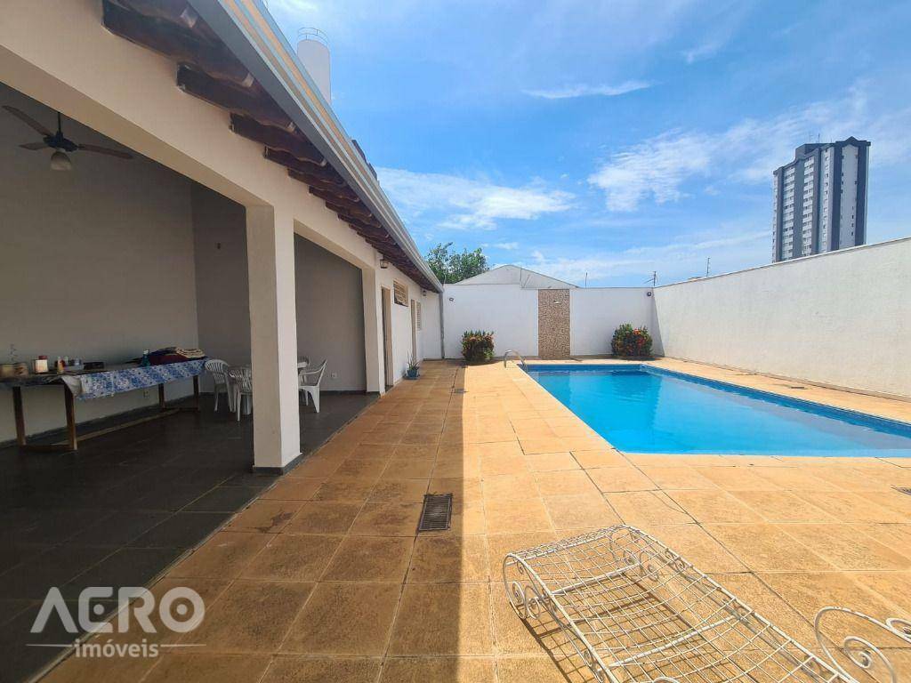 Casa à venda com 3 quartos, 347m² - Foto 15