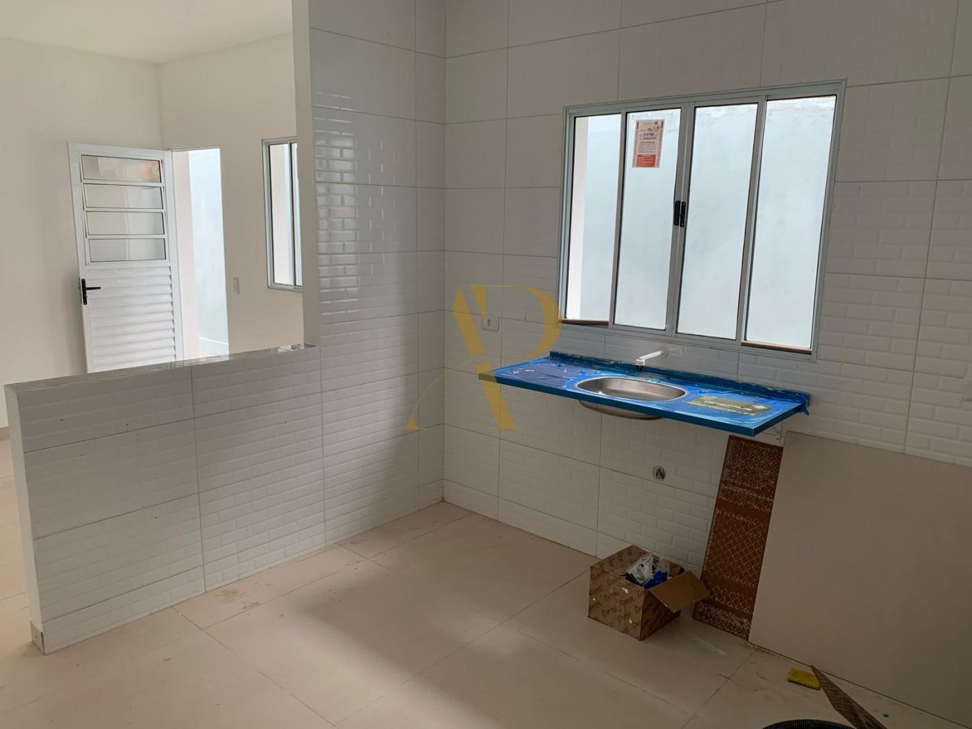 Casa à venda com 2 quartos, 52m² - Foto 2