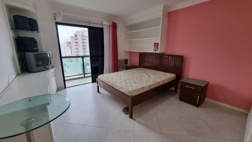 Apartamento à venda com 4 quartos, 200m² - Foto 22