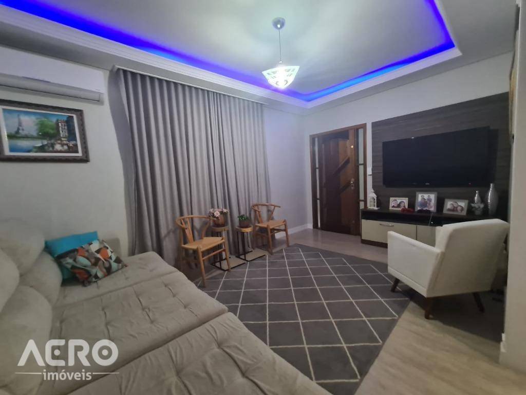 Casa à venda com 3 quartos, 205m² - Foto 8