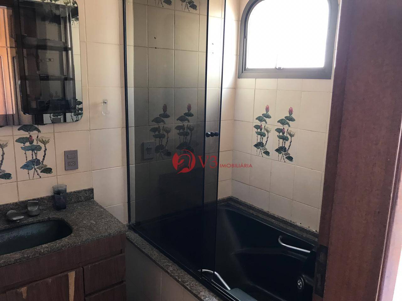 Apartamento à venda com 3 quartos, 256m² - Foto 5