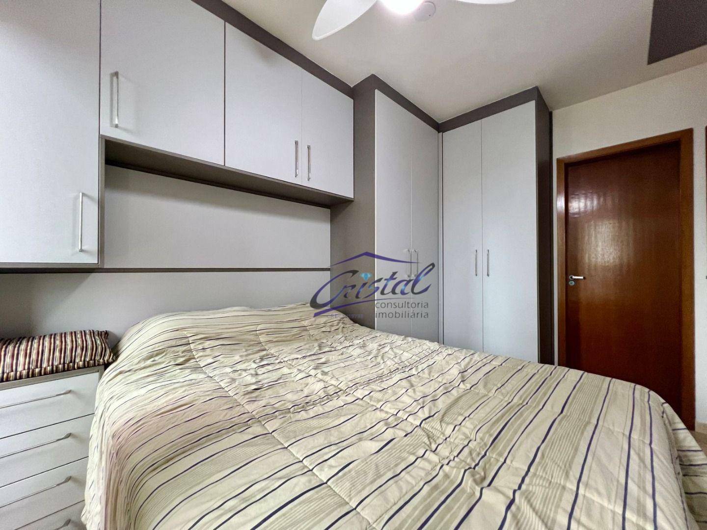 Apartamento à venda com 2 quartos, 60m² - Foto 17