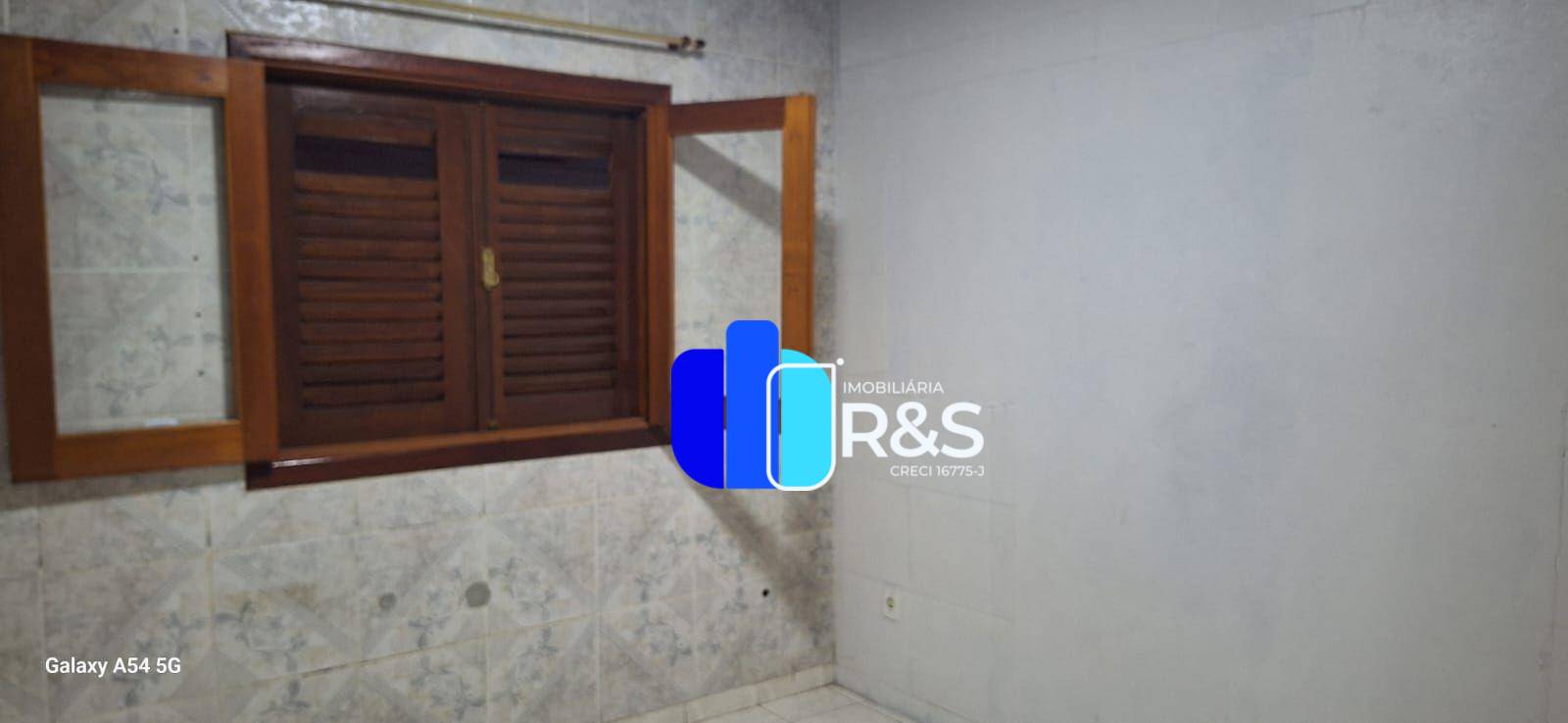 Casa para alugar com 3 quartos, 120m² - Foto 11