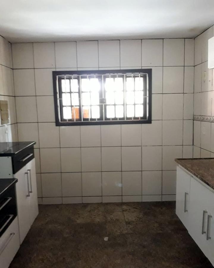 Casa à venda com 2 quartos, 750m² - Foto 7