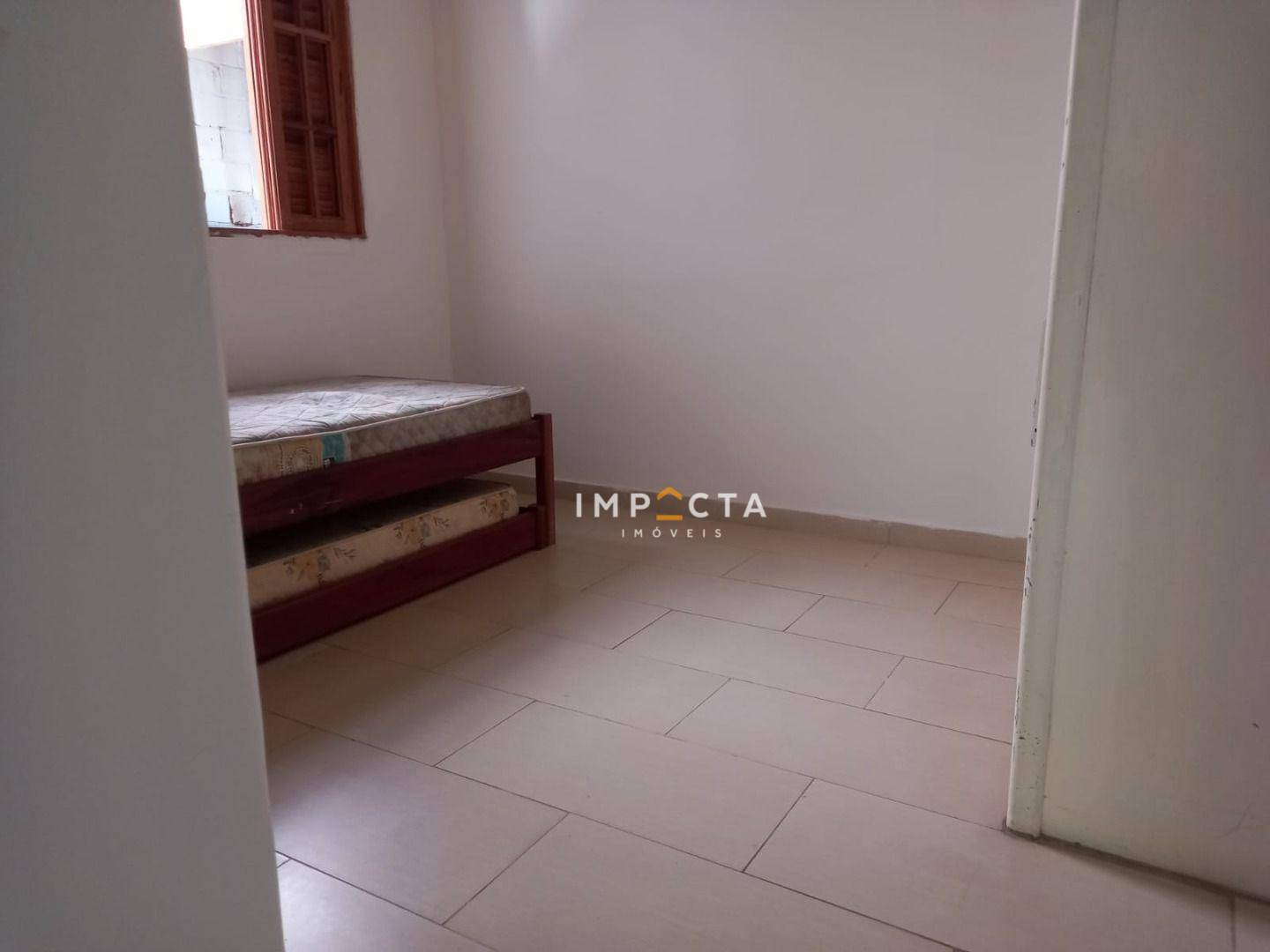 Casa à venda com 2 quartos, 320m² - Foto 6