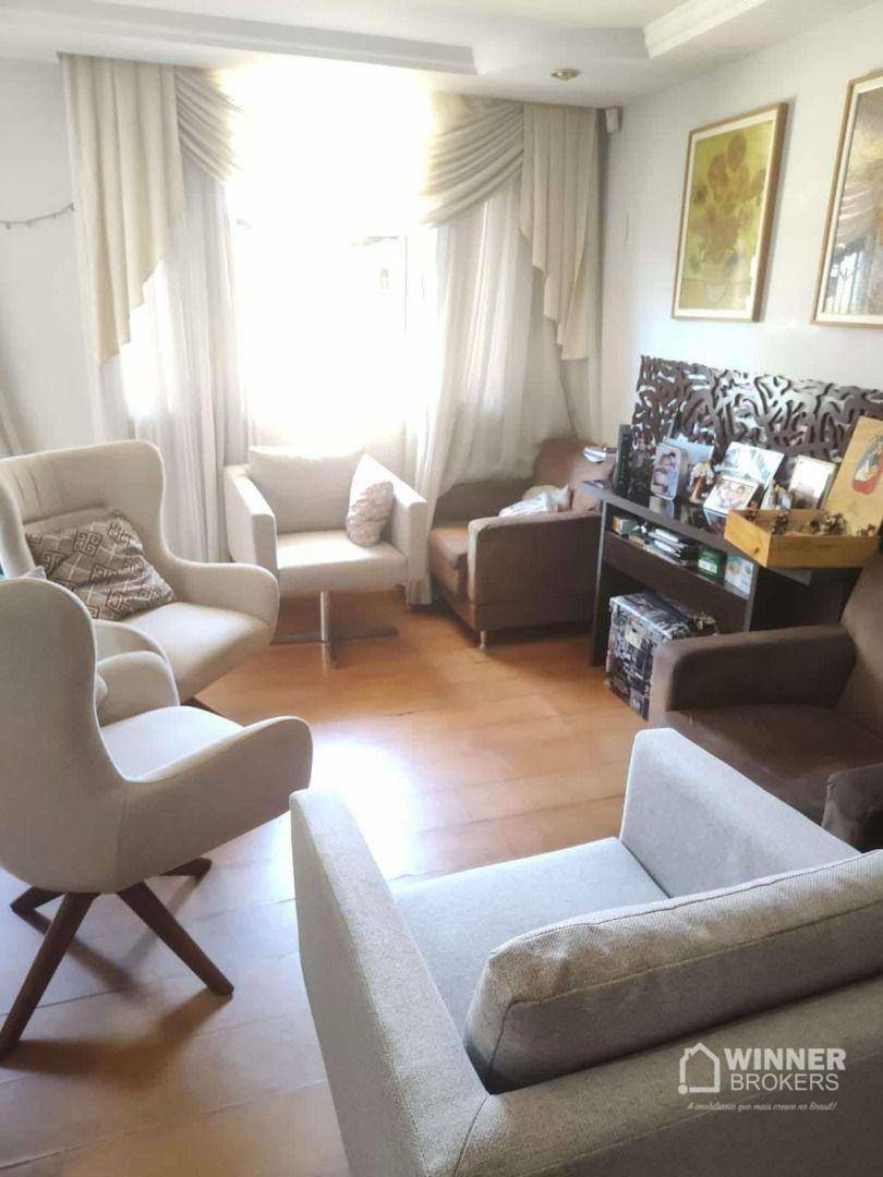 Casa à venda com 5 quartos, 203m² - Foto 4