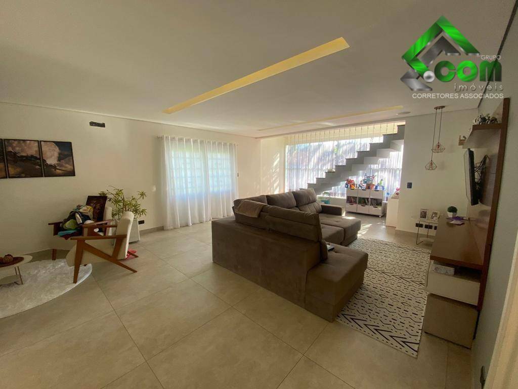 Casa à venda com 4 quartos, 325m² - Foto 13