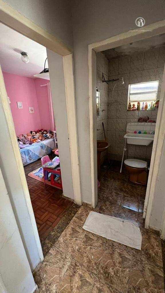 Casa à venda com 4 quartos, 200m² - Foto 8