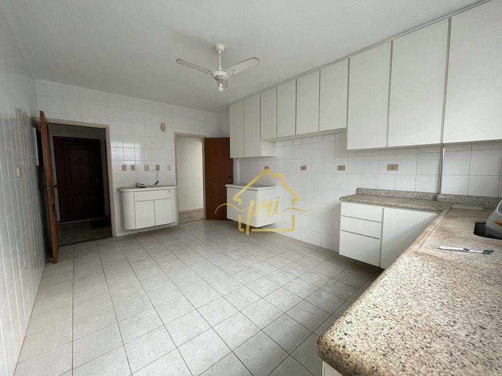 Apartamento à venda com 3 quartos, 153m² - Foto 6