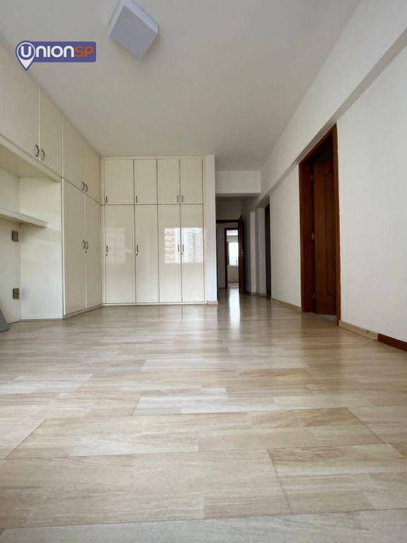 Apartamento à venda com 3 quartos, 200m² - Foto 4