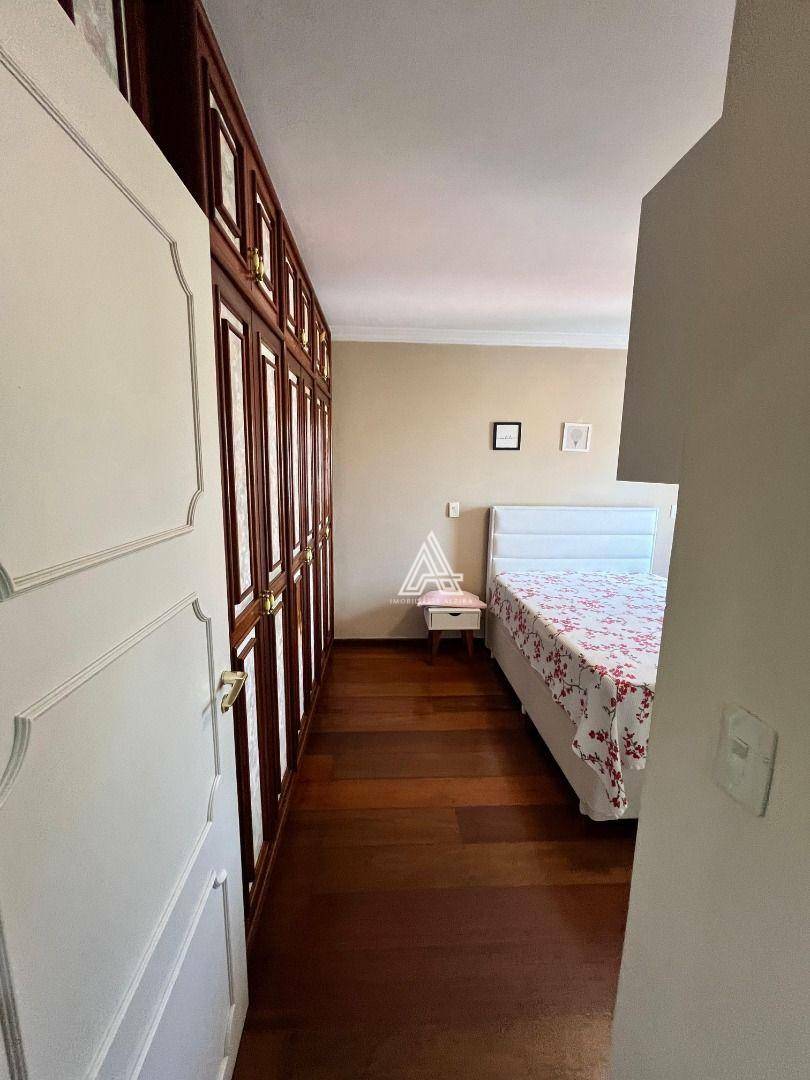 Apartamento à venda com 3 quartos, 157m² - Foto 11