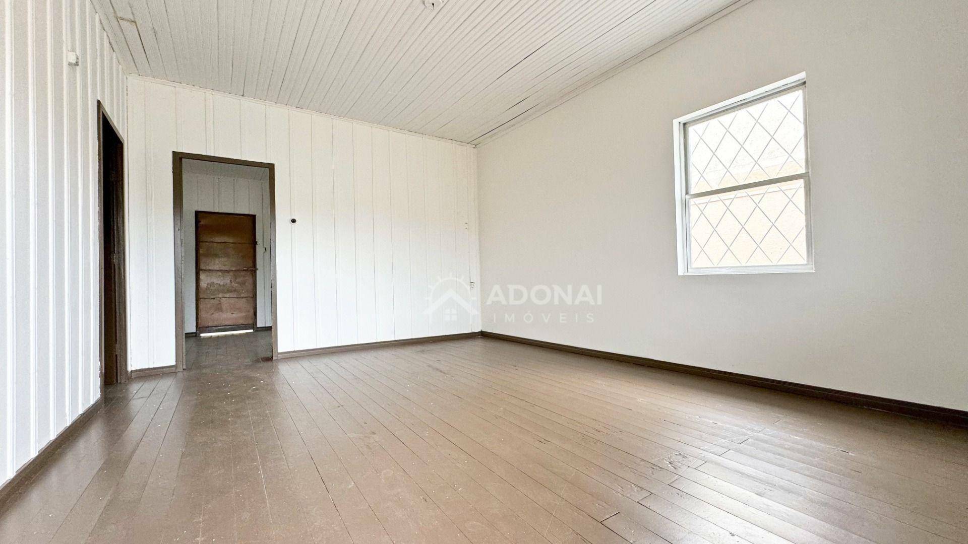 Casa à venda com 5 quartos, 210m² - Foto 7