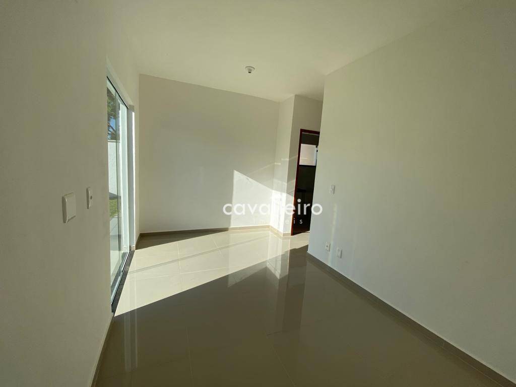 Casa à venda com 3 quartos, 98m² - Foto 17