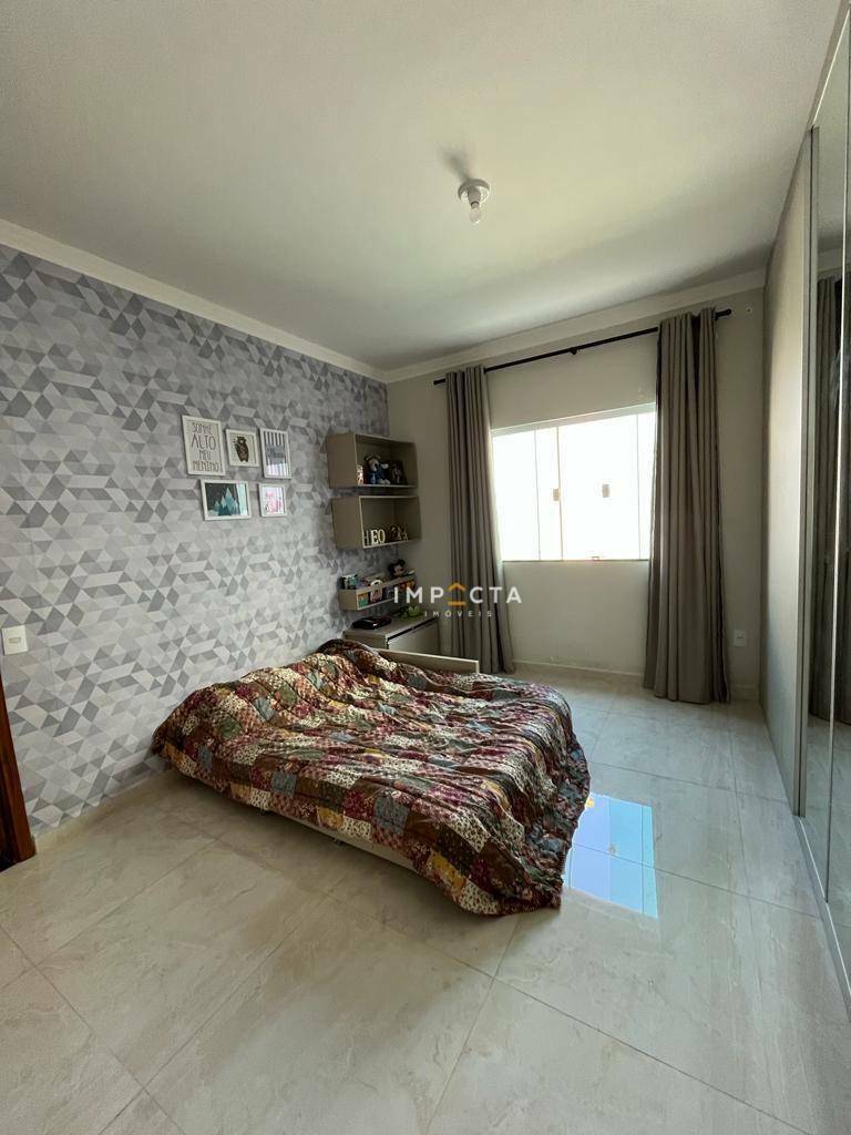 Casa à venda com 3 quartos, 220M2 - Foto 3