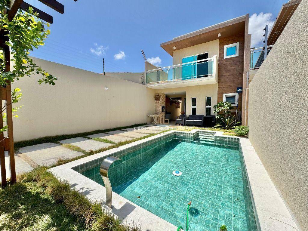 Casa à venda com 4 quartos, 149m² - Foto 1