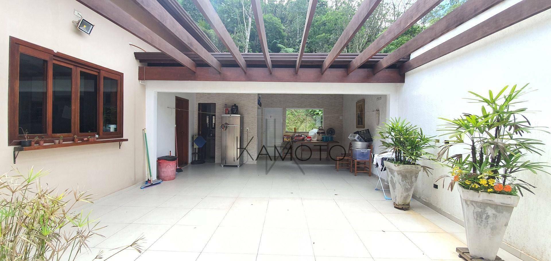 Casa à venda com 2 quartos, 160m² - Foto 1