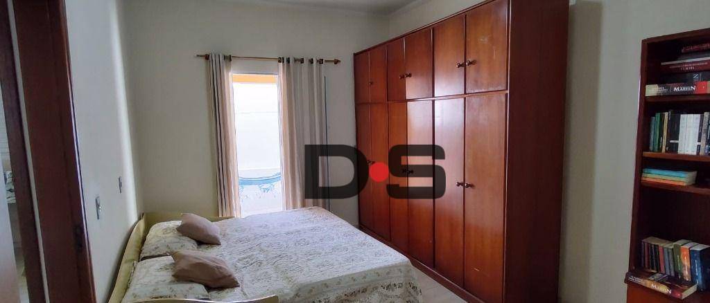 Casa à venda com 3 quartos, 205m² - Foto 3