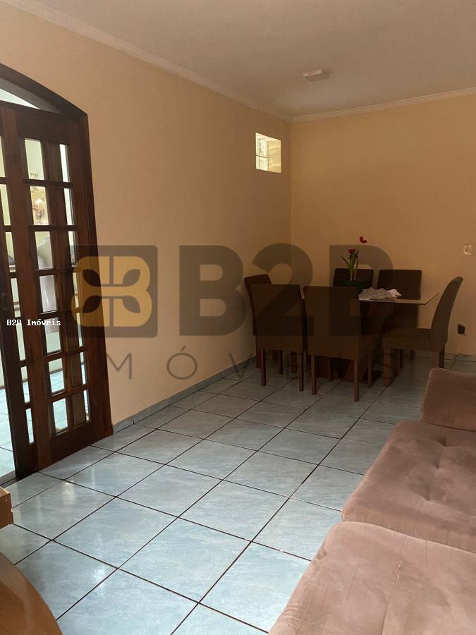 Casa à venda com 4 quartos, 185m² - Foto 4