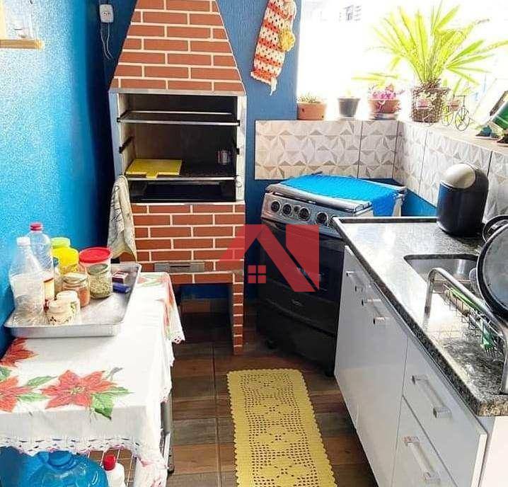 Casa à venda com 3 quartos, 97m² - Foto 1