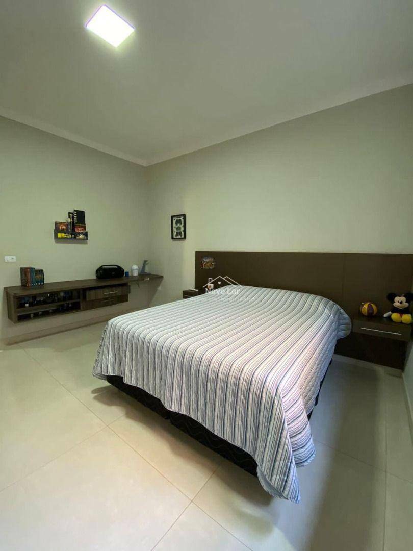 Casa à venda com 3 quartos, 228m² - Foto 9
