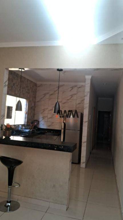 Casa à venda com 2 quartos, 77m² - Foto 4