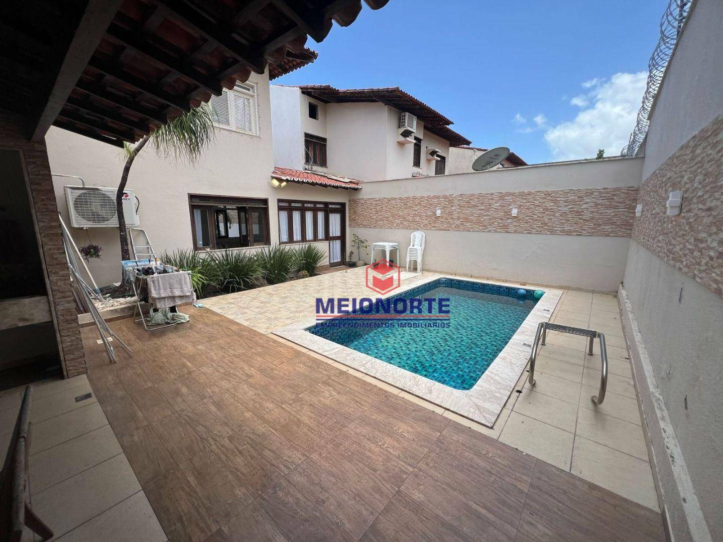 Casa de Condomínio à venda com 4 quartos, 255m² - Foto 4