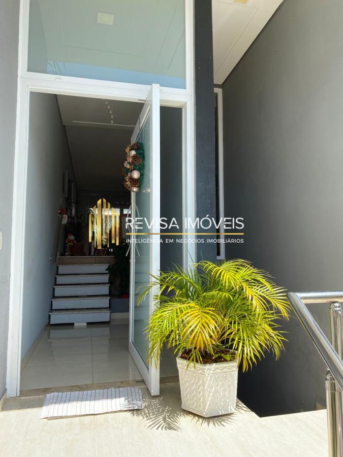 Casa de Condomínio à venda com 4 quartos, 250m² - Foto 13