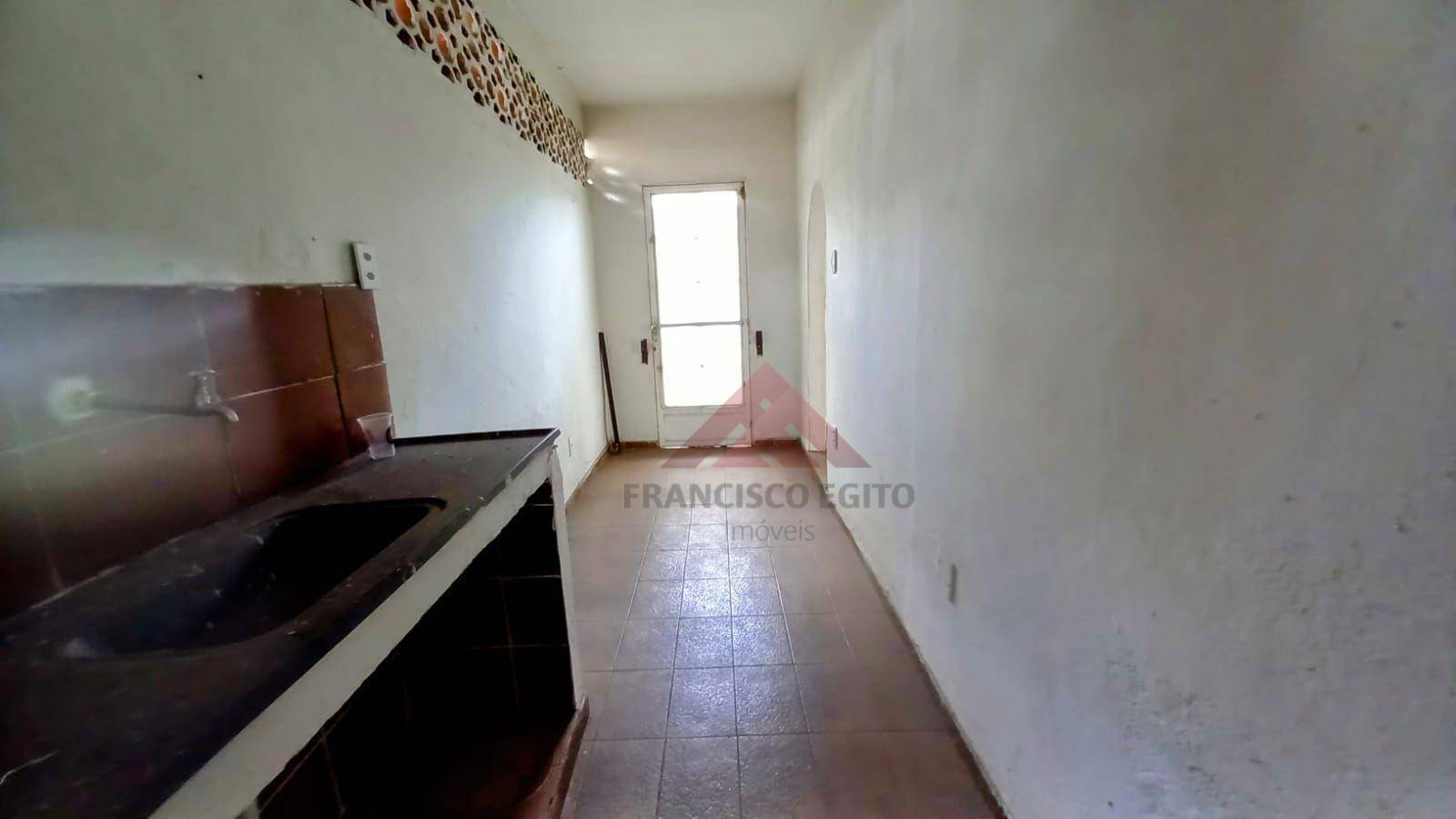 Casa à venda com 2 quartos, 306m² - Foto 11