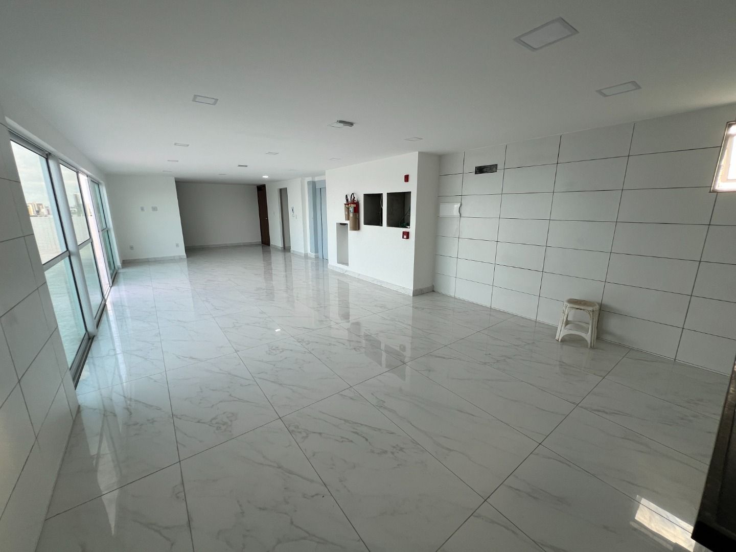 Apartamento à venda com 1 quarto, 38m² - Foto 9