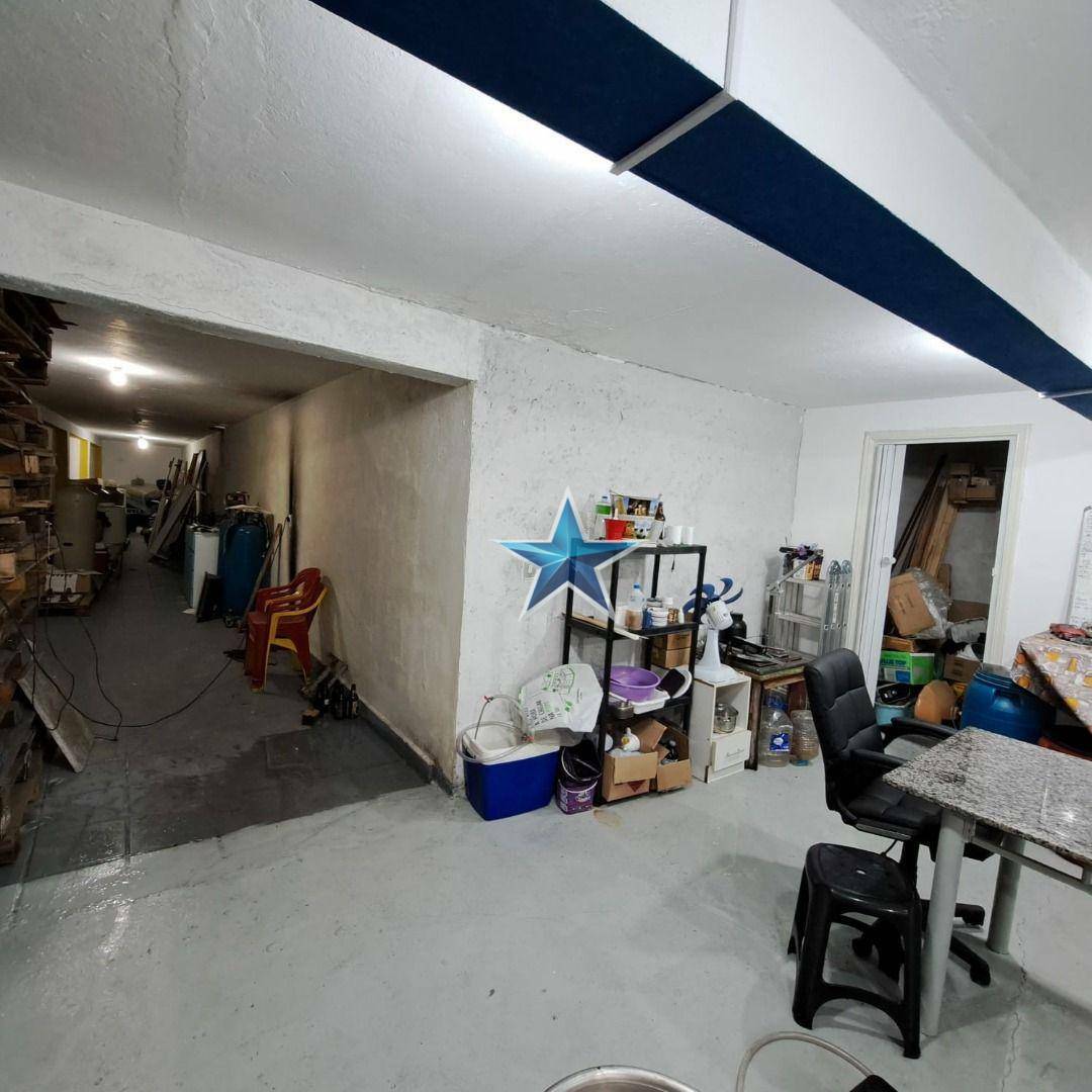 Sobrado à venda com 3 quartos, 220m² - Foto 29