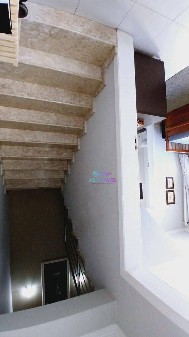 Casa à venda com 4 quartos, 432m² - Foto 9